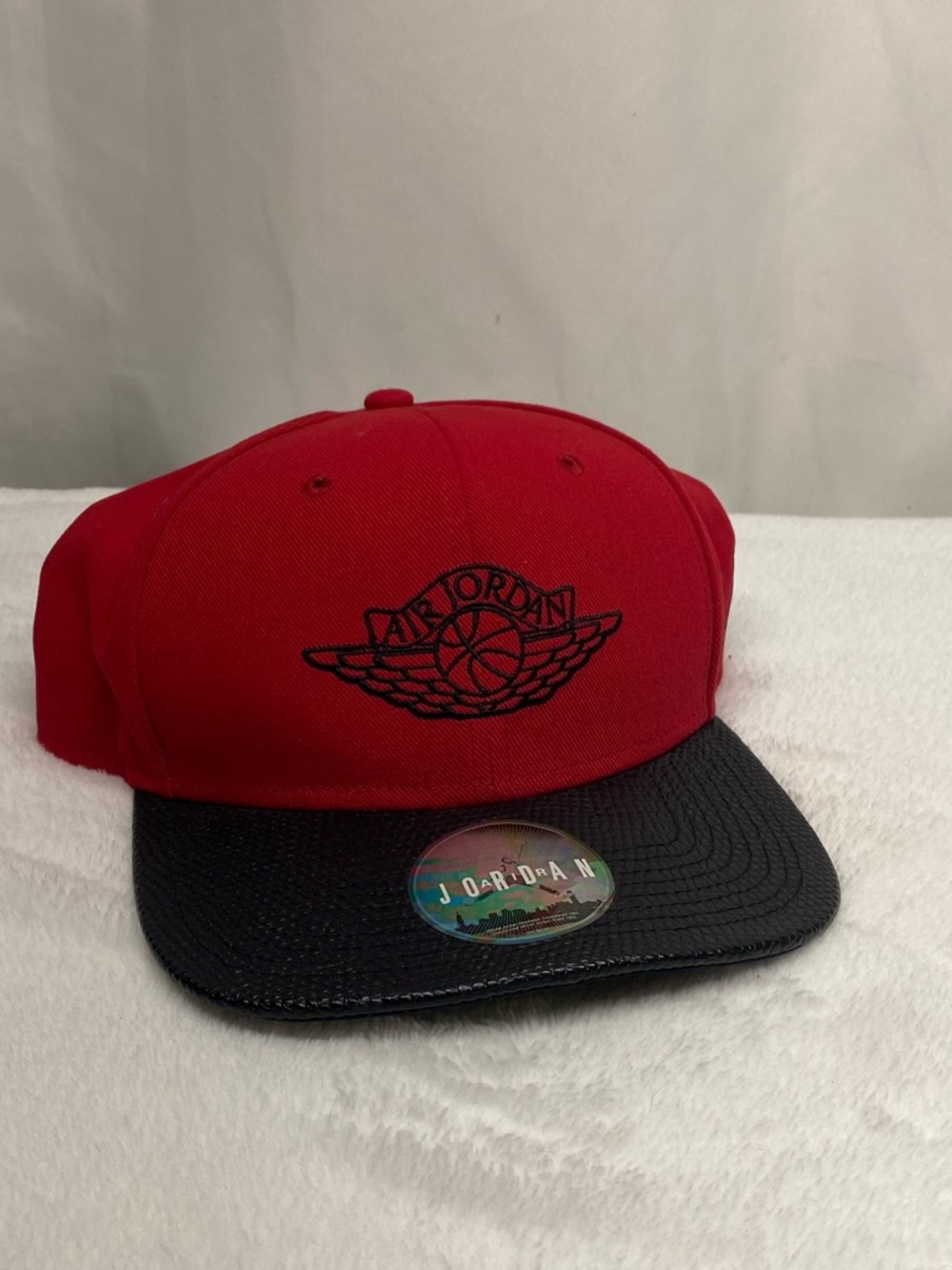 Air Jordan Wings Hat Men Red Black Jumpman Bred Snap Back Cap Good Pre Owned